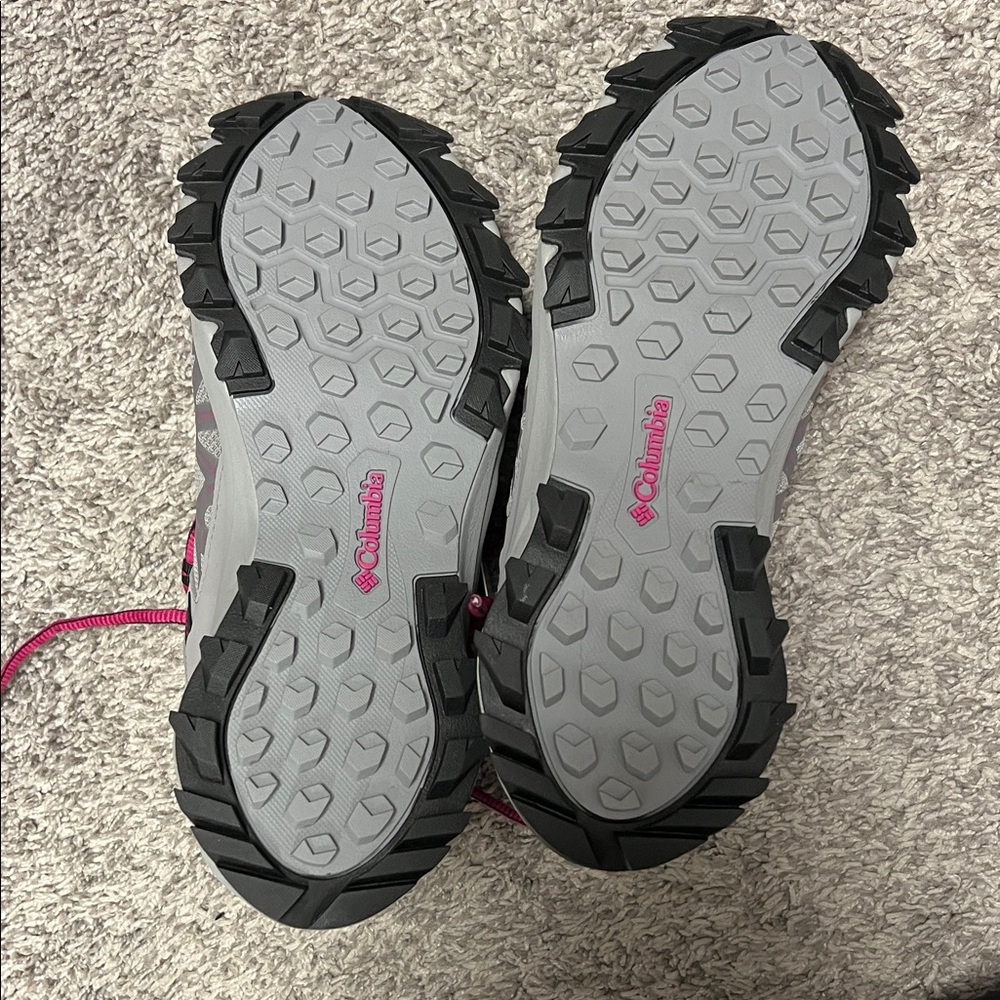 Columbia Women's Waterproof Hiking Shoes in Gray and Magenta women’s size 8 NWT - Picture 3 of 4